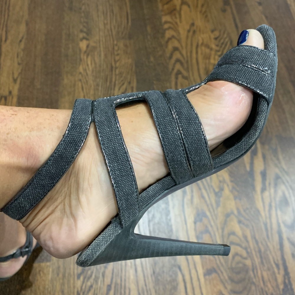 Tory Burch Grey canvas heel